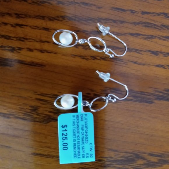*Price Drop* Pearl and Sterling Silver Earrings - Picture 3 of 4